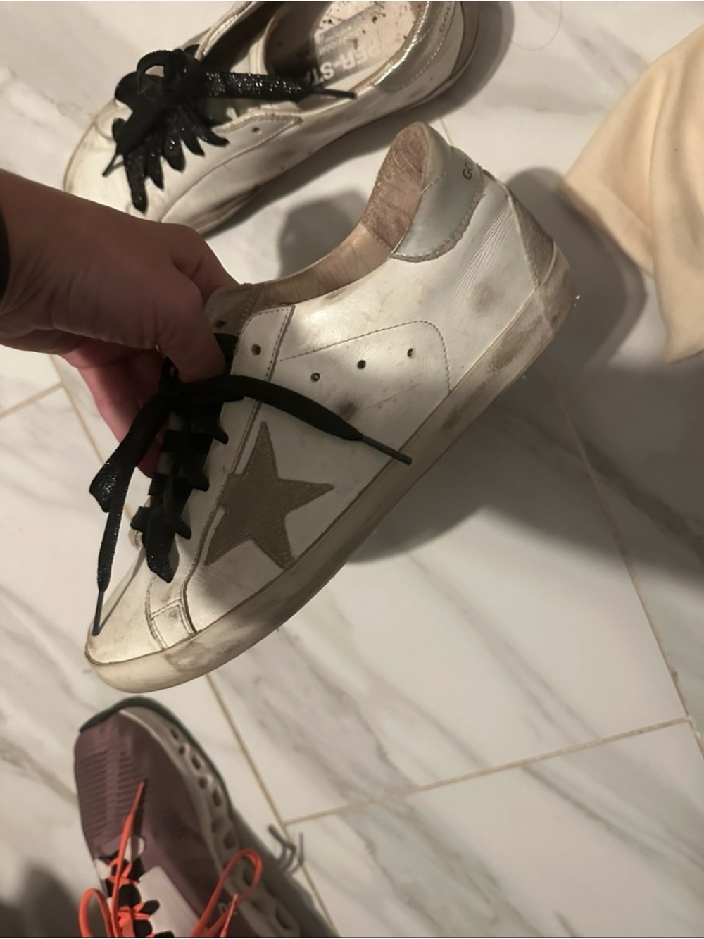 Golden Goose EUC White Leather Sneakers with Black Laces - Picture 2 of 3